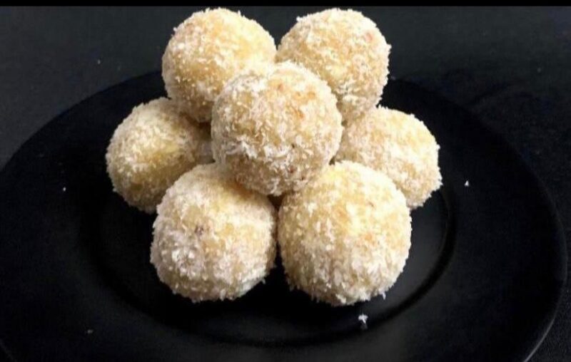 Mawa Coconut Laddu